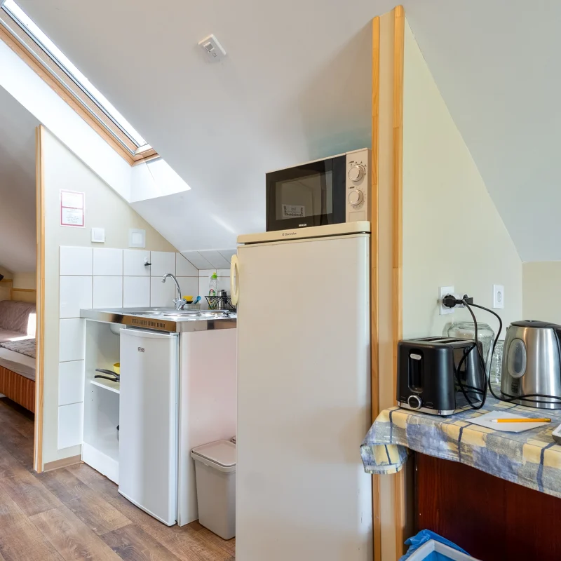 emeleti lakrész - felszerelt konyha